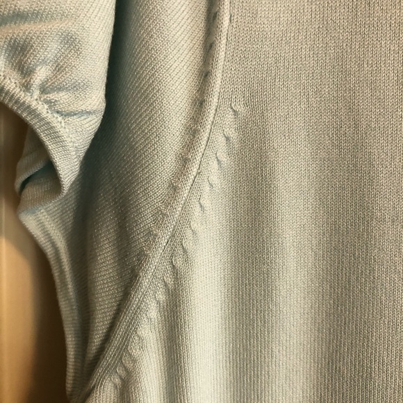 August Silk pale green sweater. Size Large. - Picture 4 of 6